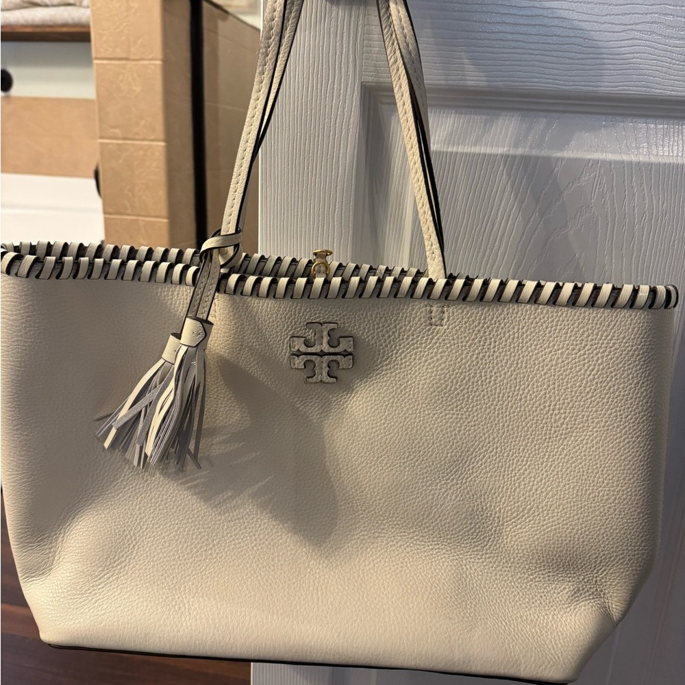 Tory Burch alert!